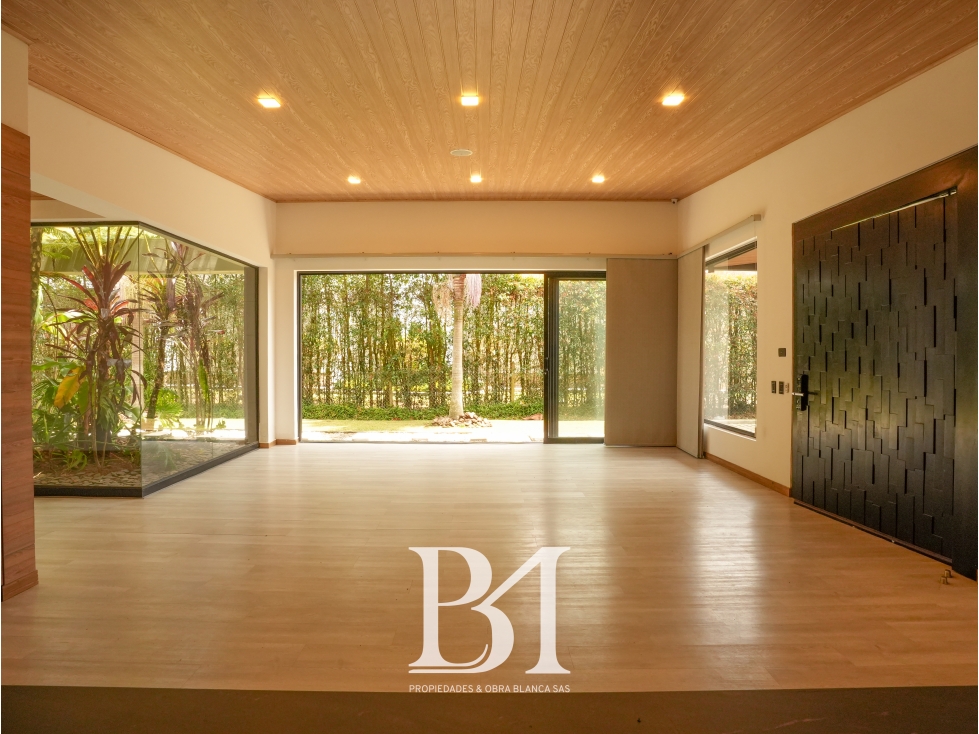 CASA CAMPESTRE CON LAGO EN LLANOGRANDE — foto 6