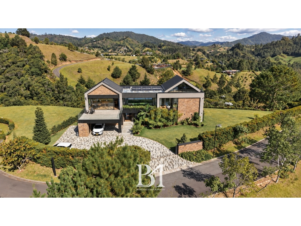 CASA CAMPESTRE EN EL RETIRO EN UNIDAD CERRADA
