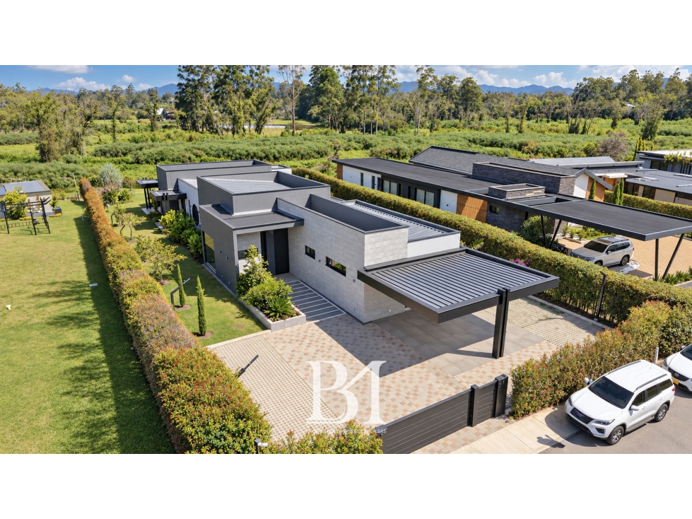 CASA CAMPESTRE DE UN SOLO NIVEL PARA ESTRENAR EN LLANOGRANDE
