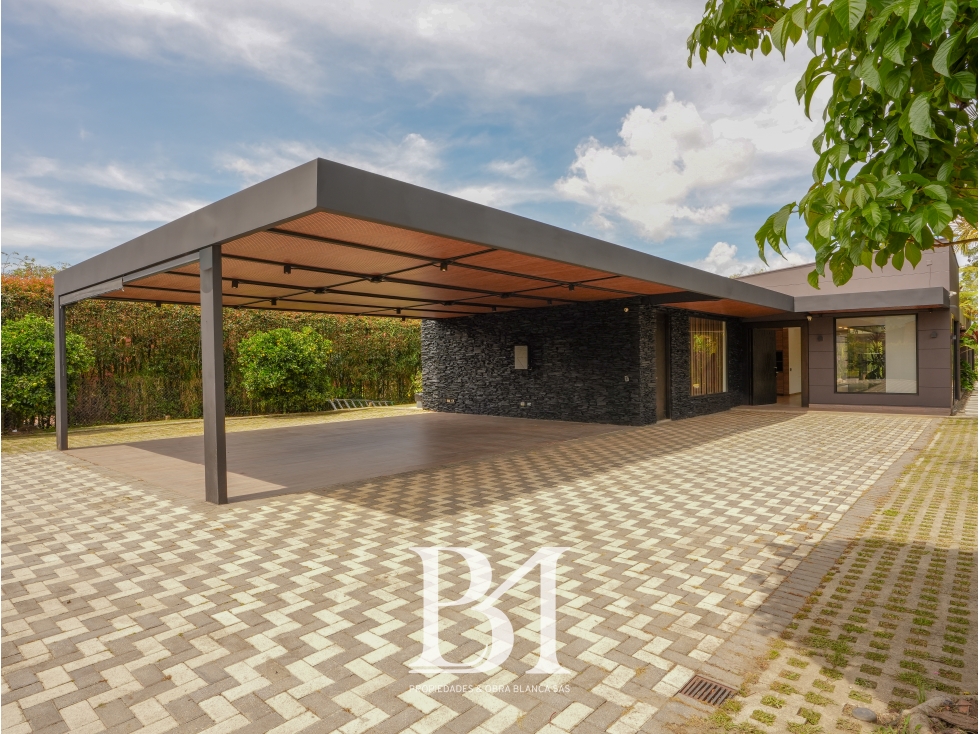 CASA CAMPESTRE CON LAGO EN LLANOGRANDE — foto 2