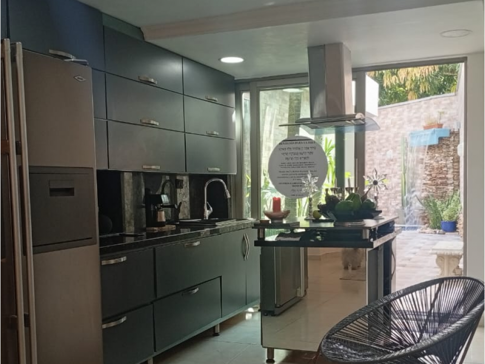 CASA PARA VENTA BARRIO LOS ALPES