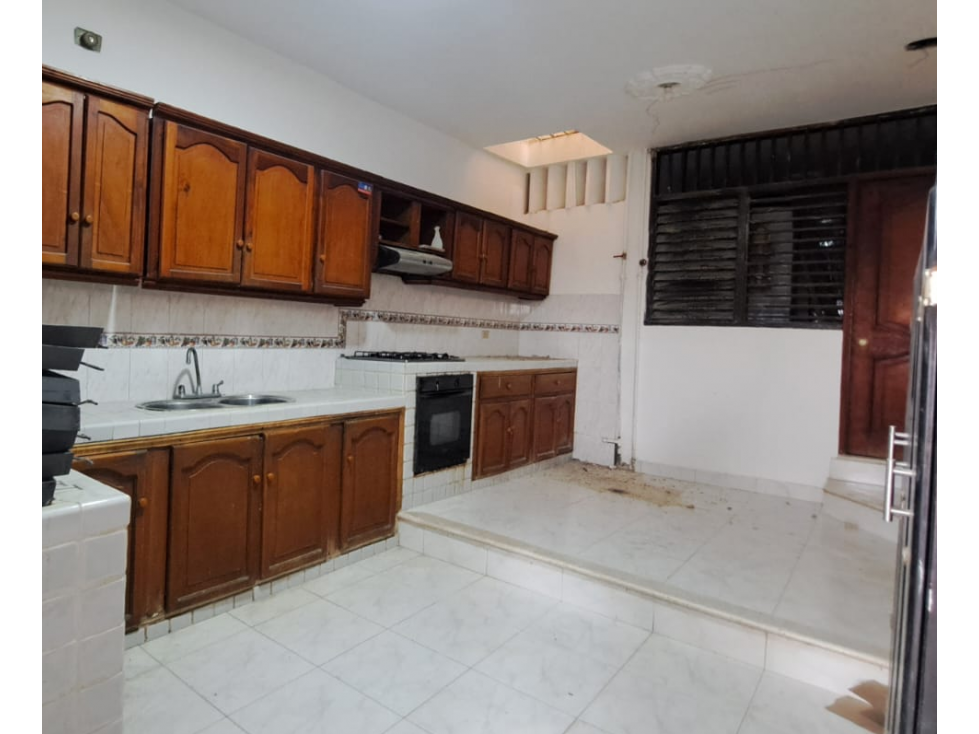 EDIFICO PARA ARRIENDO BARRIO LA FORD - 1