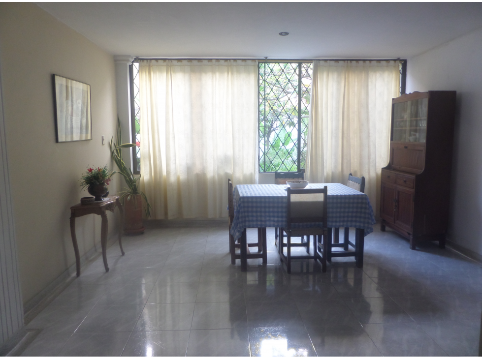 CASA Y LOTE PARA VENTA - BARRIO SEVILLA - 4