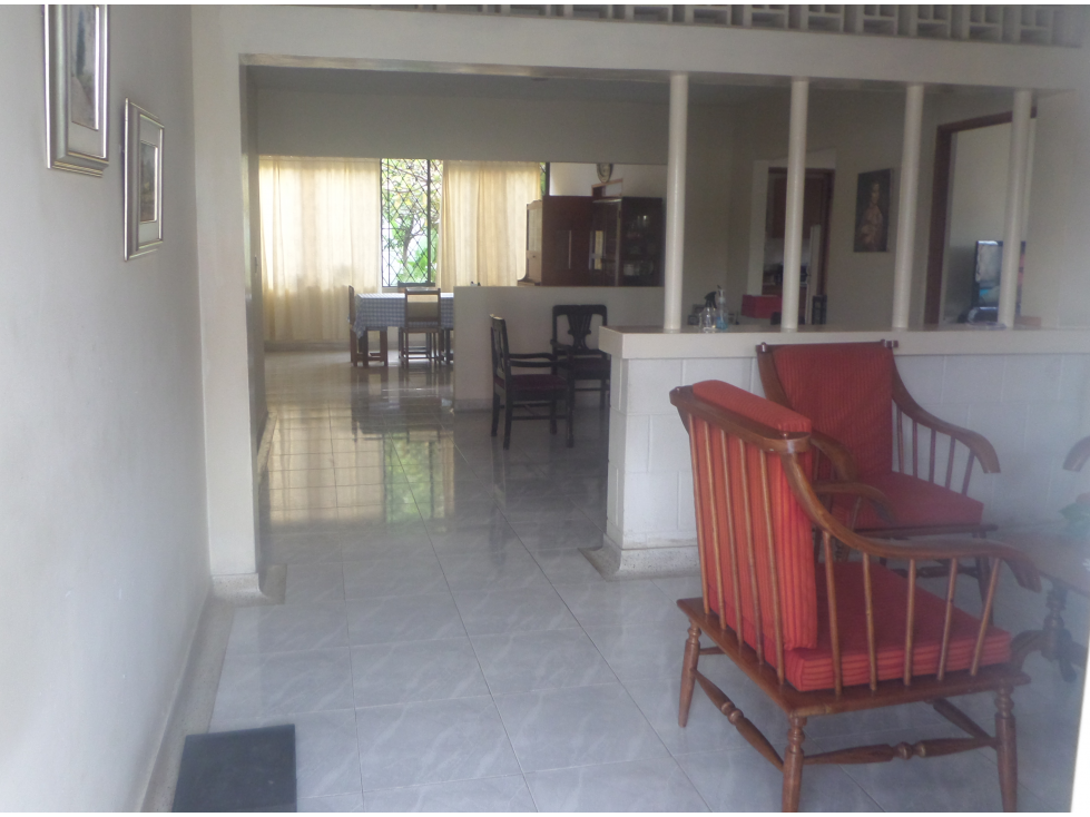 CASA Y LOTE PARA VENTA - BARRIO SEVILLA - 1