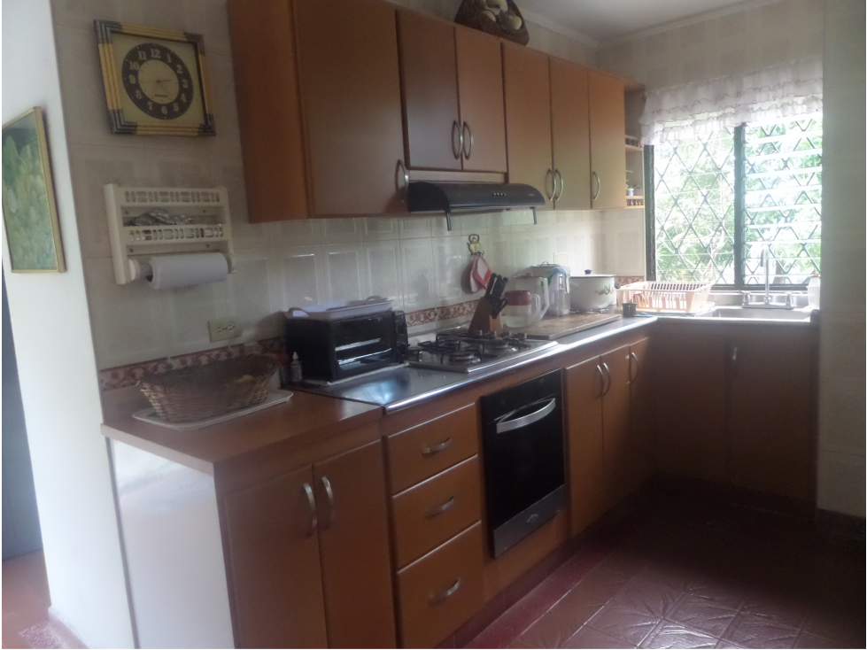 CASA Y LOTE PARA VENTA - BARRIO SEVILLA - 5