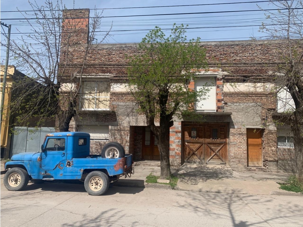 ¡VENDEMOS HERMOSA CASA EN ORENSE!