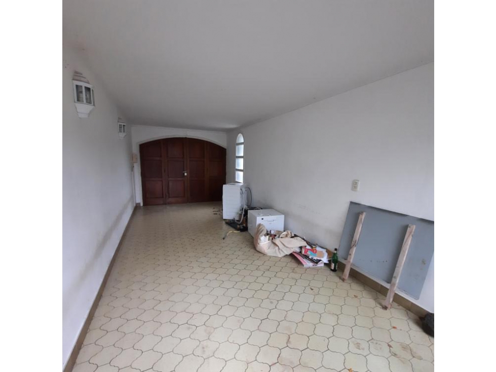 HERMOSO CHALET EN BARRIO RESIDENCIAL — foto 2