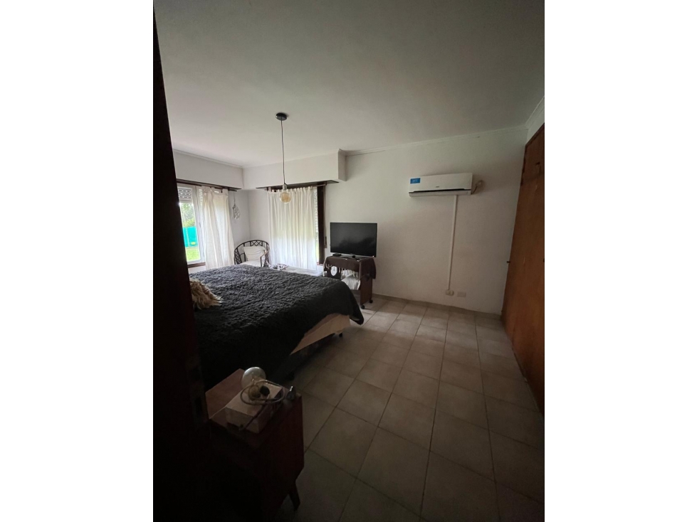 HERMOSO CHALET EN LOMA DE CAMPANO — foto 2