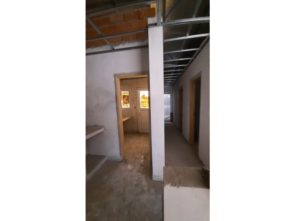 ¡OPORTUNIDAD! CASA PARA TERMINAR — foto 2