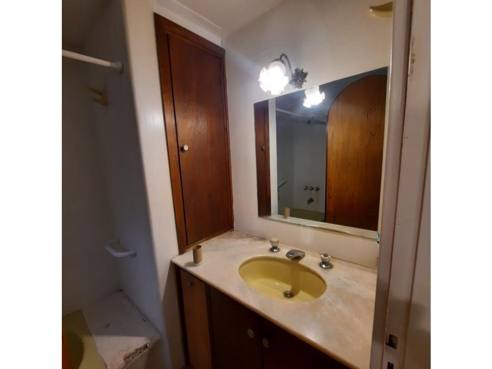 HERMOSO CHALET EN BARRIO RESIDENCIAL — foto 3