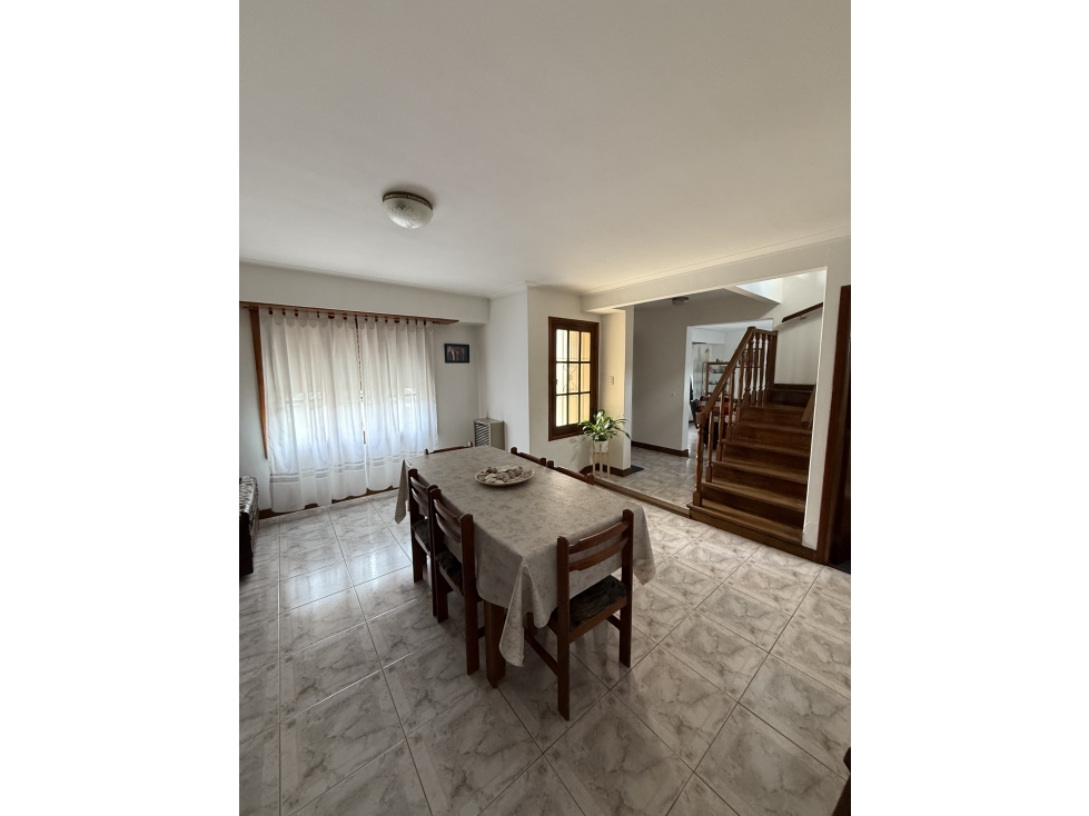AMPLIO CHALET EN VENTA — foto 4