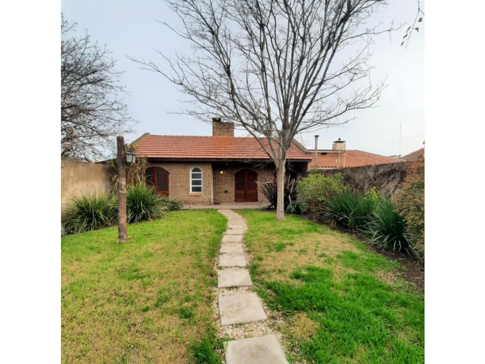 HERMOSO CHALET EN BARRIO RESIDENCIAL — foto 5