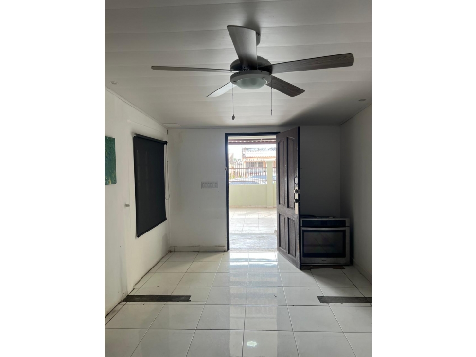 SE VENDE CASA EN CHANIS - 3