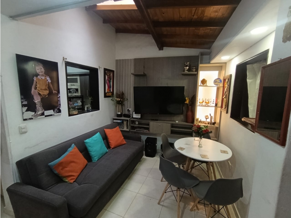 VENTA CASA CON AMPLIOS ESPACIOS Y SOTANO -EL SALVADOR — foto 2