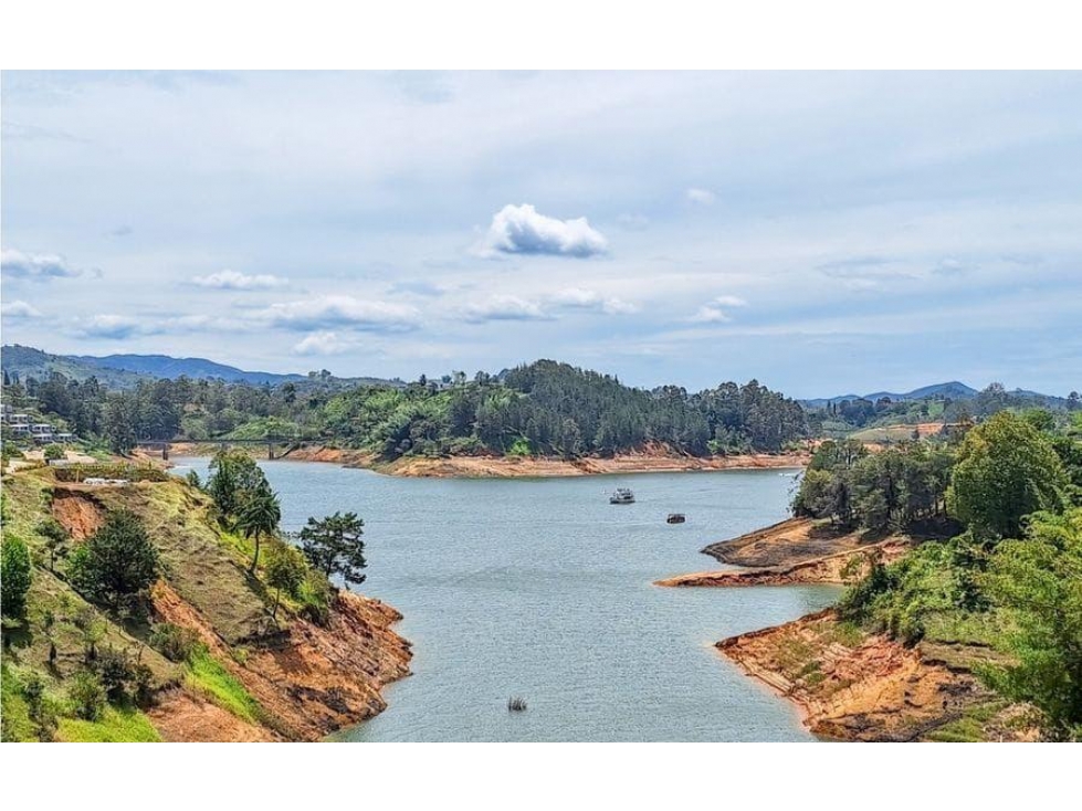 Lote en el Peñol con vista a la Represa