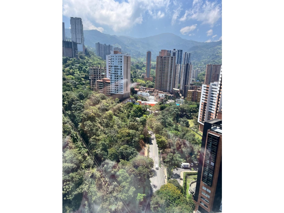 Venta Apartamento Piso alto con excelente iluminación - Sabaneta