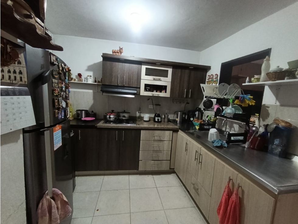 VENTA CASA CON AMPLIOS ESPACIOS Y SOTANO -EL SALVADOR — foto 5