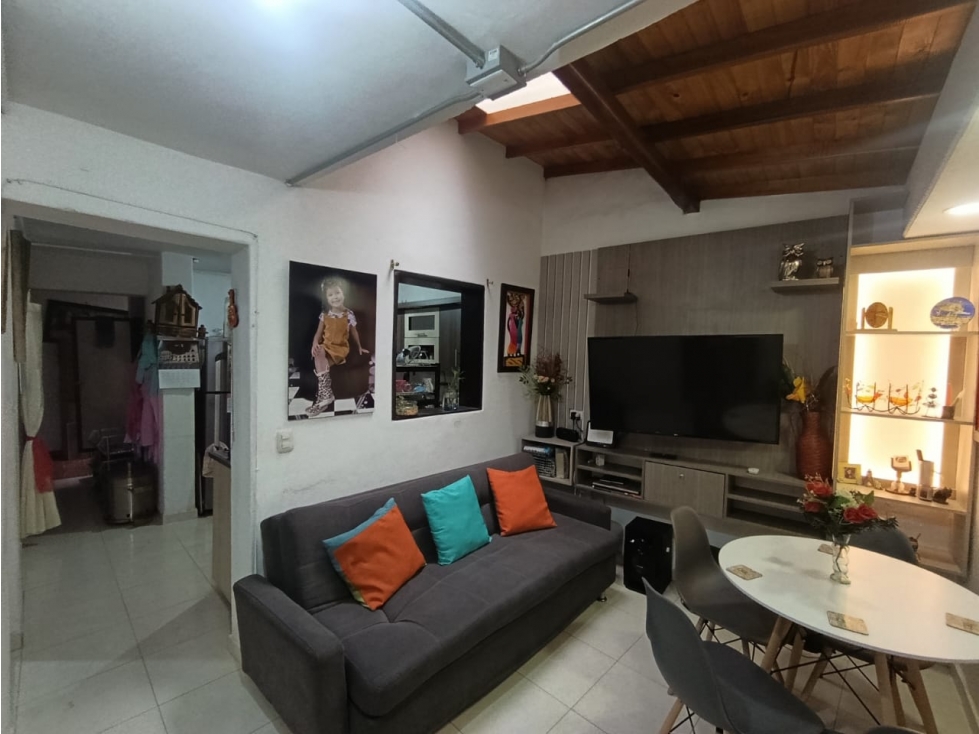 VENTA CASA CON AMPLIOS ESPACIOS Y SOTANO -EL SALVADOR — foto 3