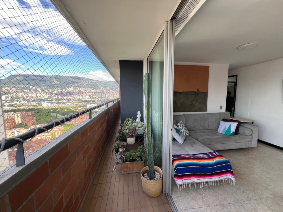 Venta Apartamento en Loma de los Bernal, Piso alto | 89 m² | — foto 2