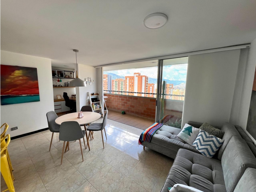 Venta Apartamento en Loma de los Bernal, Piso alto | 89 m² |