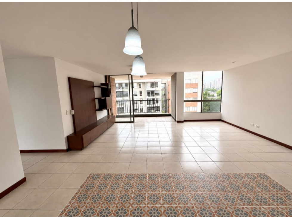 VENTA APARTAMENTO AMPLIO E ILUMINADO 116M2 ENVIGADO OTRA PARTE