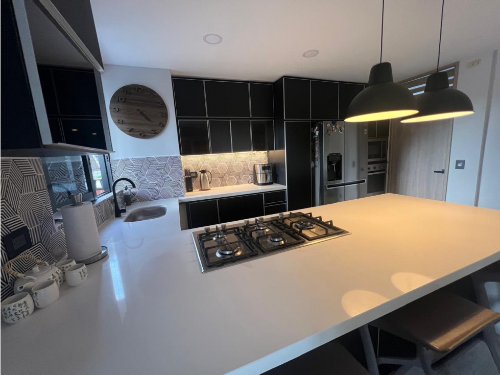 VENTA MODERNO Y ENCANTADOR APARTAMENTO- EL POBLADO