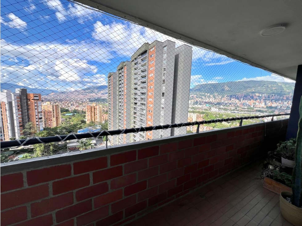 Venta Apartamento en Loma de los Bernal, Piso alto | 89 m² | — foto 3