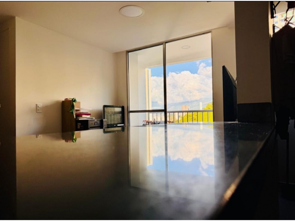 VENTA APARTAMENTO LOMA DE SAN JOSE SABANETA PARQ Y CUARTO ÚTIL