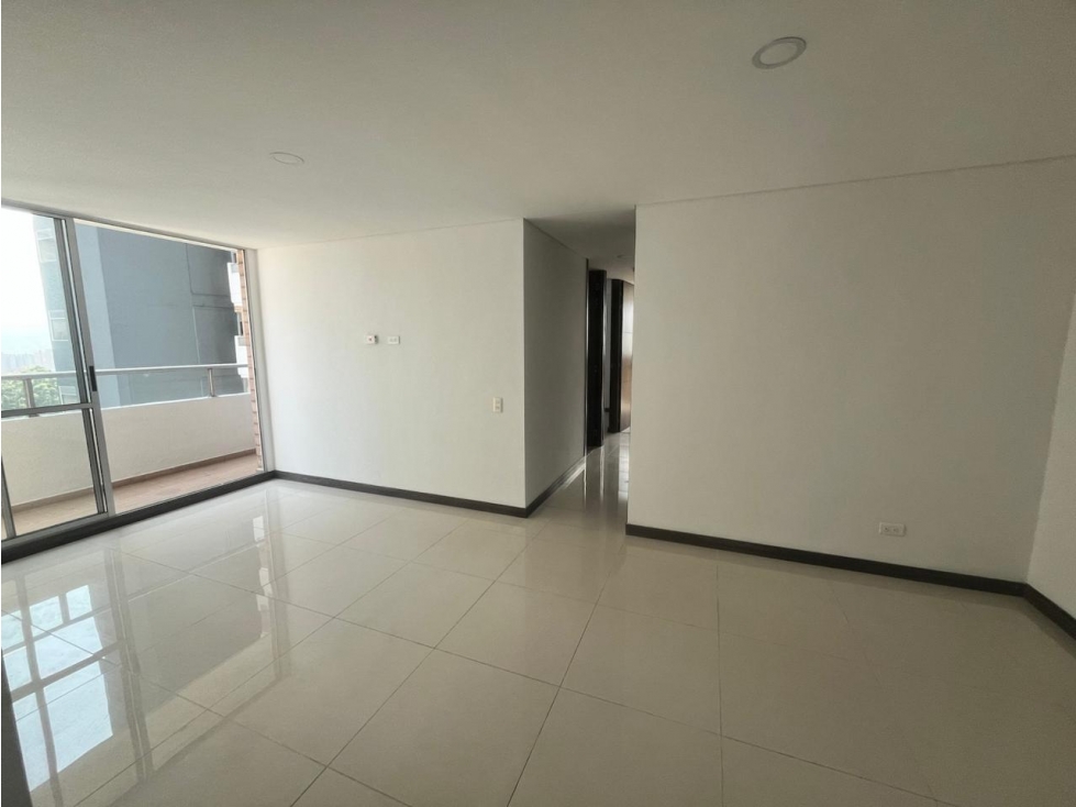 Venta Apartamento Piso alto con excelente iluminación - Sabaneta — foto 2