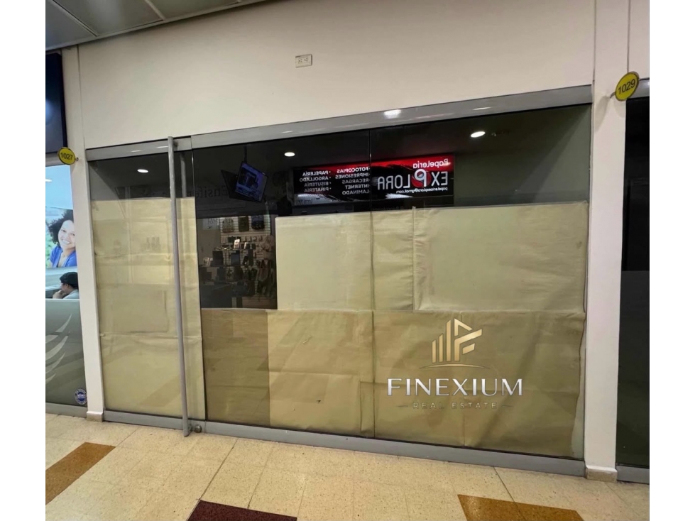 Local comercial en bosque plaza