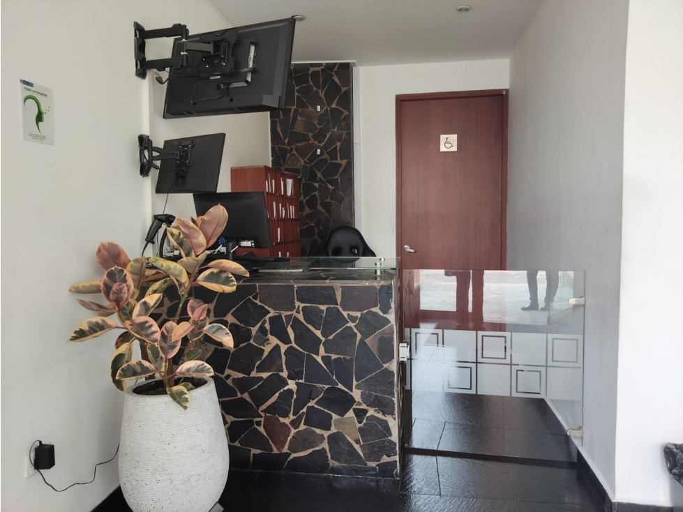 EN VENTA OFICINA CONSULTORIO PUENTE LARGO BOGOTA — foto 2