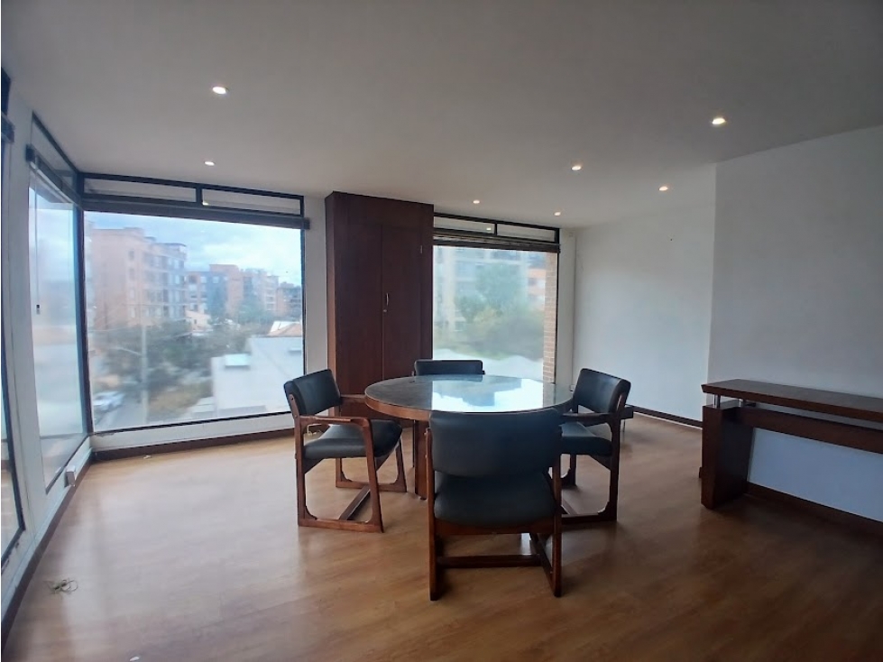EN VENTA OFICINA SANTA BARBARA