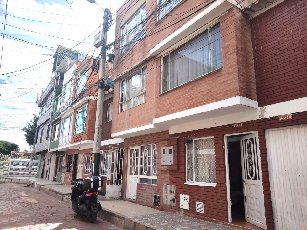 EN VENTA CASA LOMBARDIA SUBA BOGOTÁ