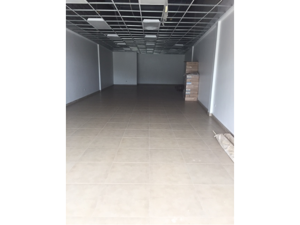 ALQUILO LOCAL EN C.C. VISTAMAR - CHORRERA - 6