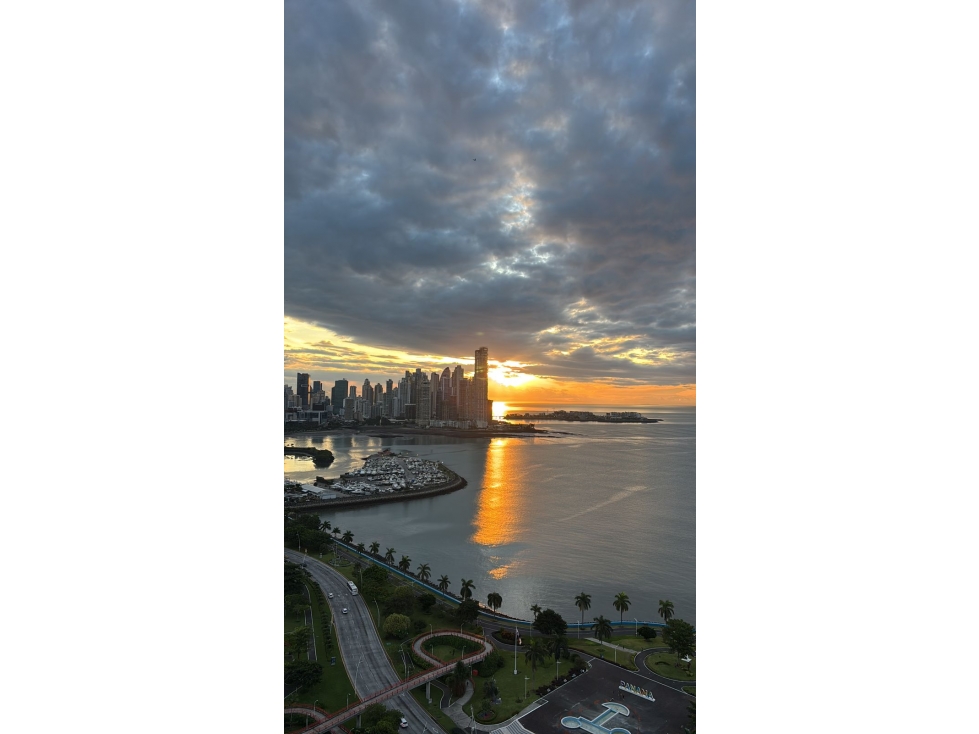 APARTAMENTO EN PH RIVAGE AVENIDA BALBOA -PISO 35