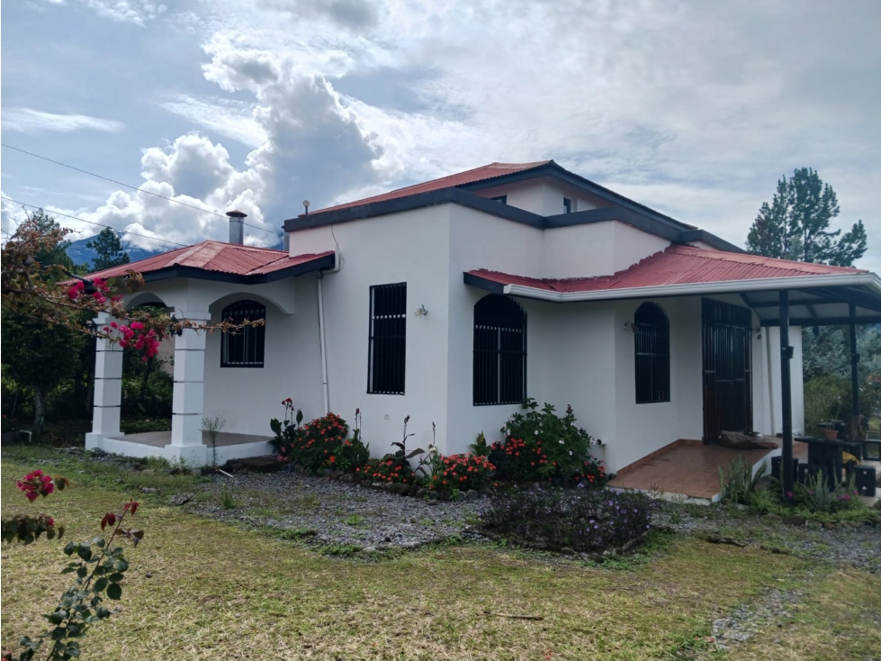 SE VENDE CASA con LOCAL COMERCIAL - EN VOLCAN CHIRIQUI - 5