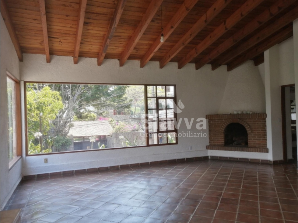 CASA EN VENTA CERCANA AL MALECON DE VALLE DE BRAVO — foto 3