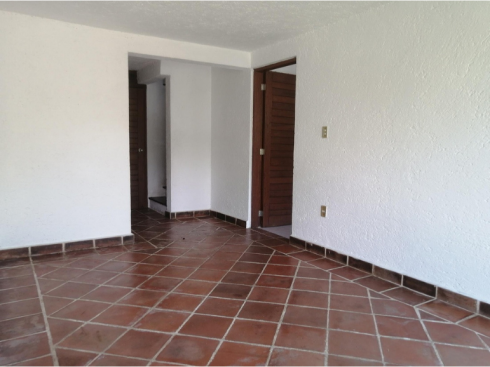 CASA EN VENTA CERCANA AL MALECON DE VALLE DE BRAVO - 6