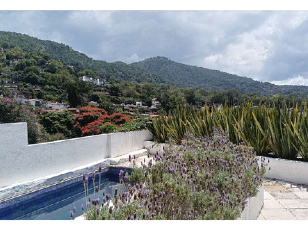 Casa en Venta en Zona centro de Valle de Bravo - 1