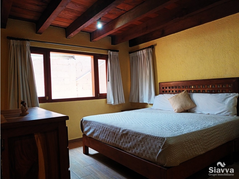 CASA EN RENTA EN CIRCUITO AVANDARO CON JARDÍN — foto 6