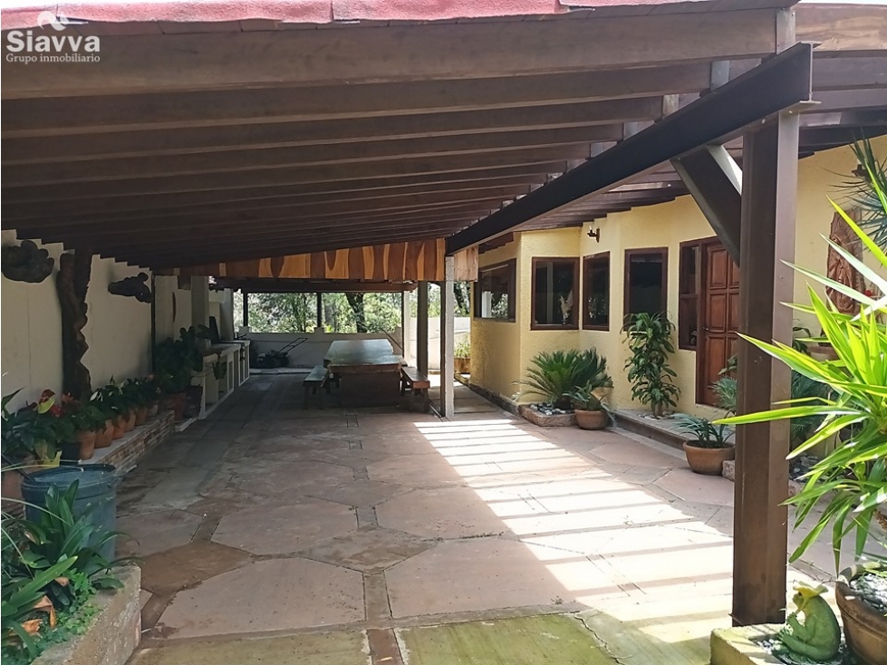 CASA EN RENTA EN CIRCUITO AVANDARO CON JARDÍN — foto 2