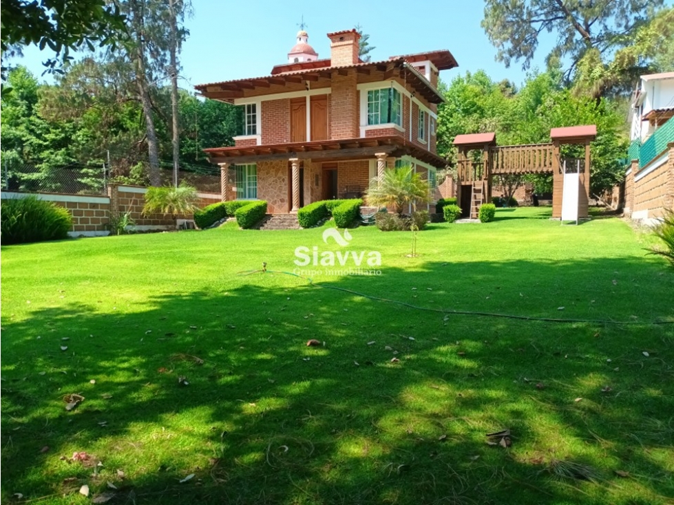 CASA EN VENTA A POCOS MINUTOS DE CLUB DE GOLF
