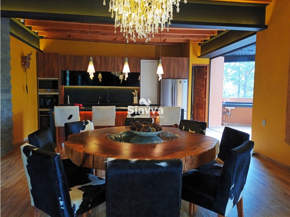 RESIDENCIA EN VENTA EN AVÁNDARO, VALLE DE BRAVO