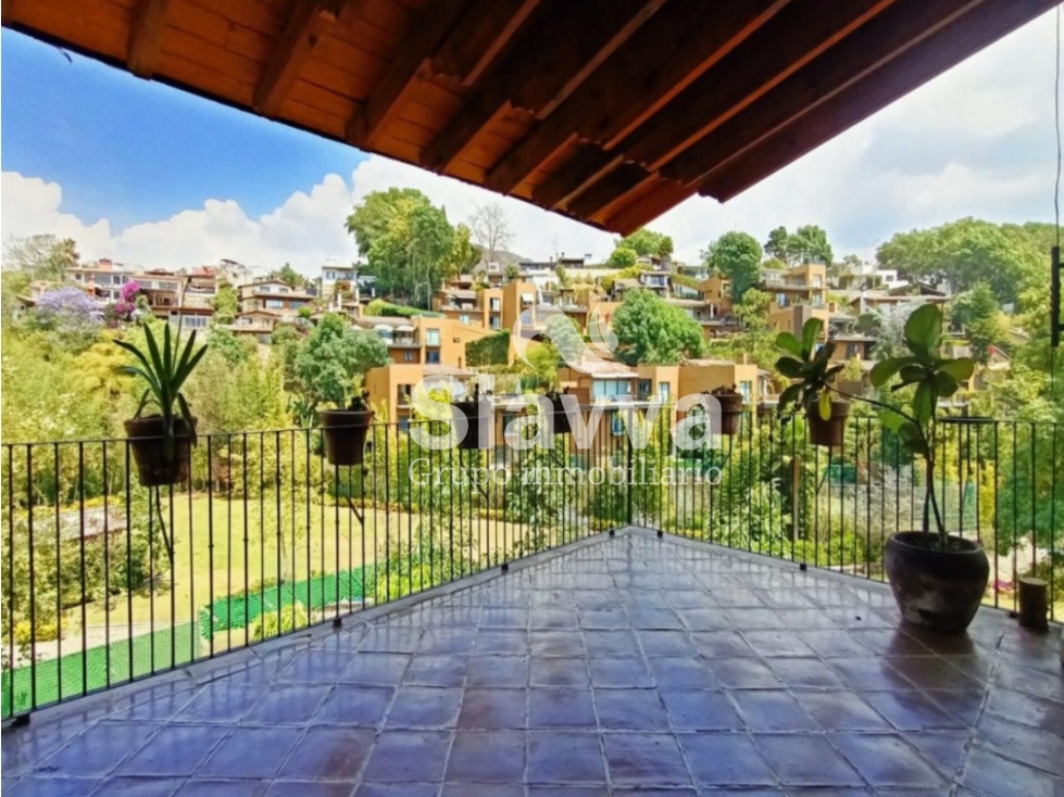 CASA EN VENTA CERCANA AL MALECON DE VALLE DE BRAVO