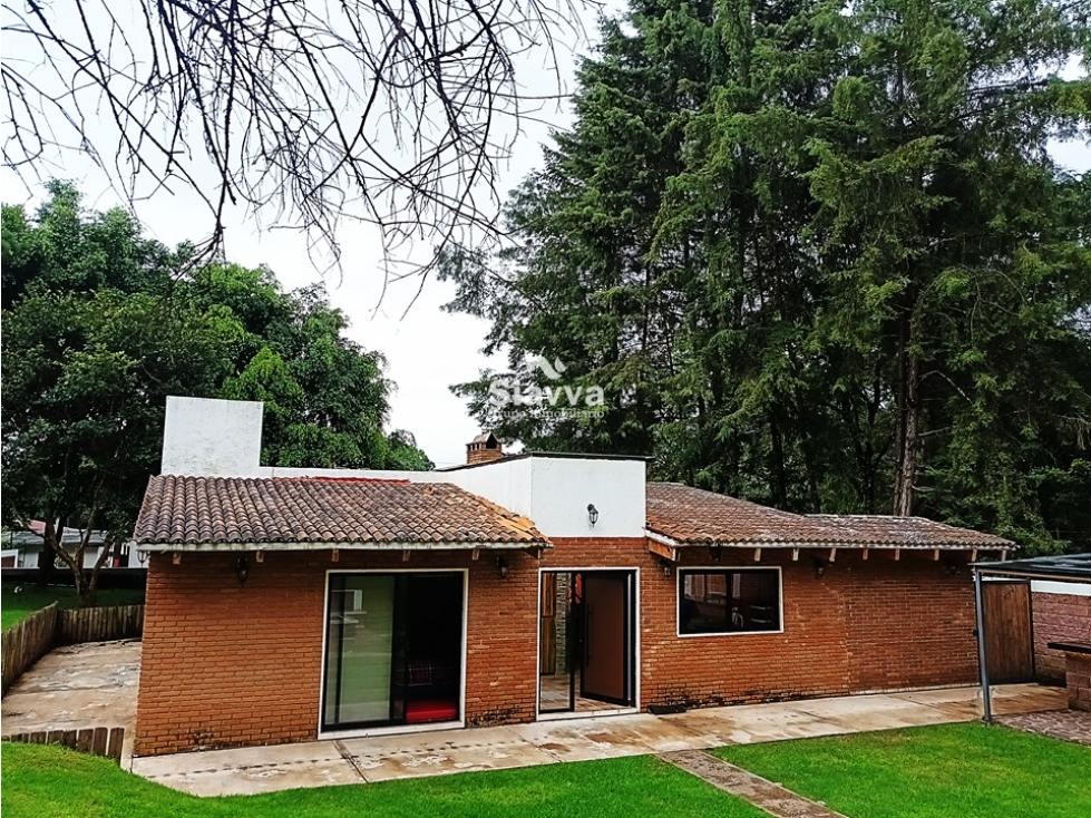 CASA EN RENTA EN AVANDARO CON AMPLIO JARDIN