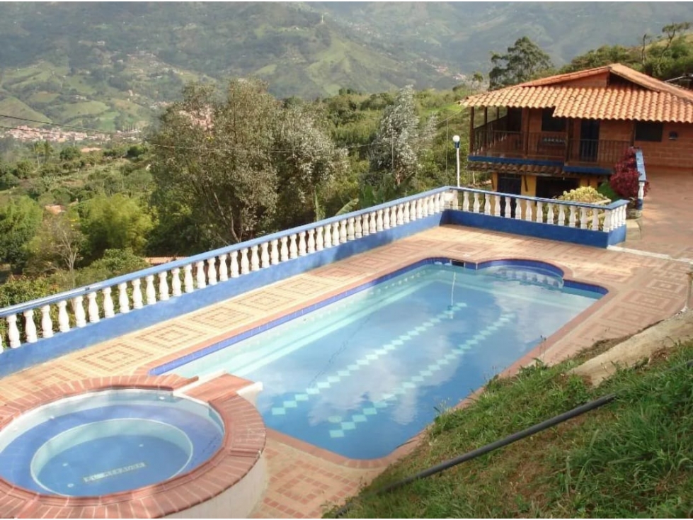 FINCA EN COPACABANA VERDA EL NORAL