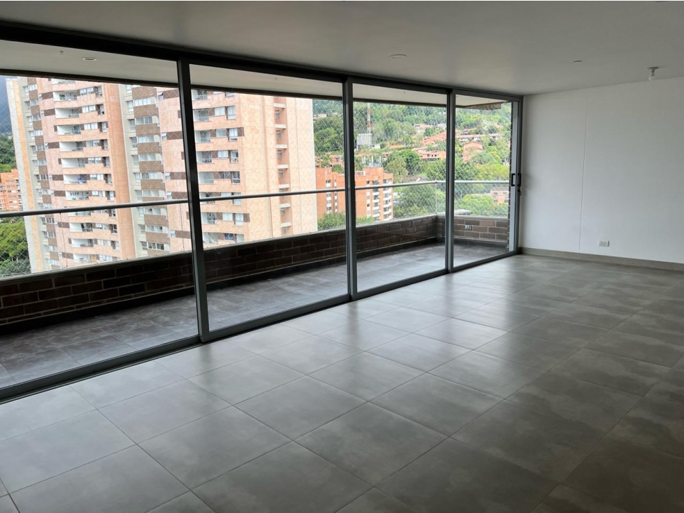 Apartamento en venta en Envigado sector Cumbres — foto 2