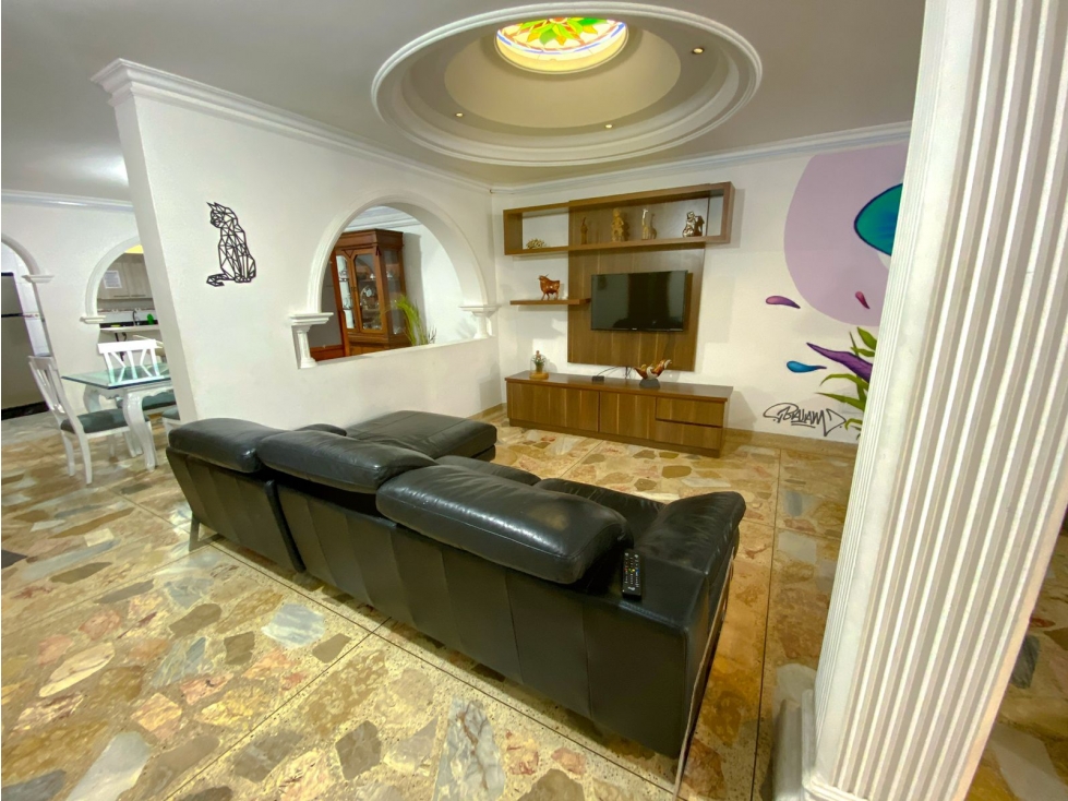 Casa en laureles por la cuarta brigada
