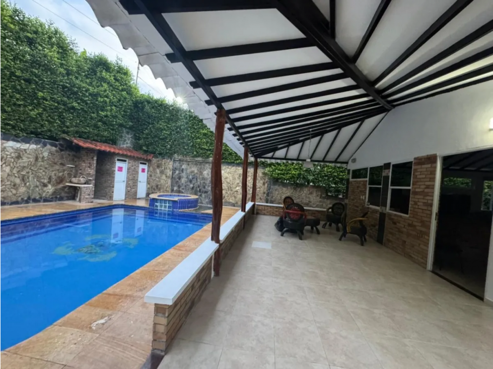 VENDO CASA CAMPESTRE CERCA AL CENTRO DE ARMENIA