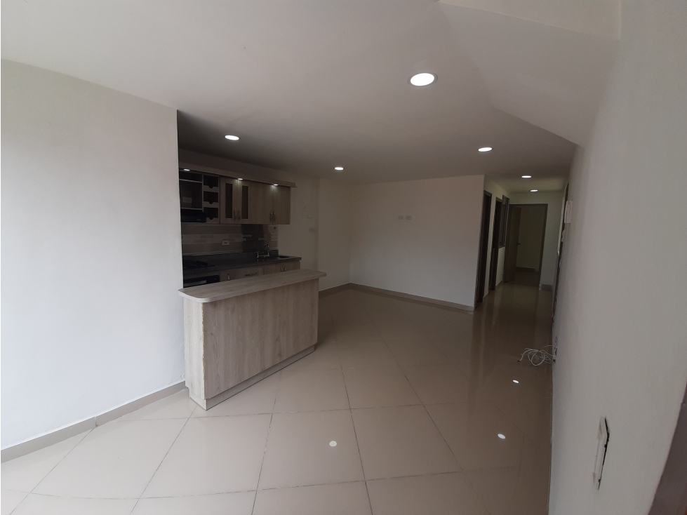 Venta Apartamento Itagüí Av. Pilsen P.5 C.3665400 - 5